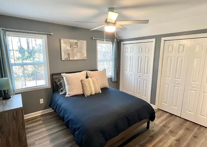 Beautiful, Spacious, Hidden Gem In Heart Of Wilmington