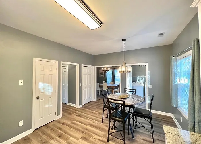 Beautiful, Spacious, Hidden Gem In Heart Of Wilmington